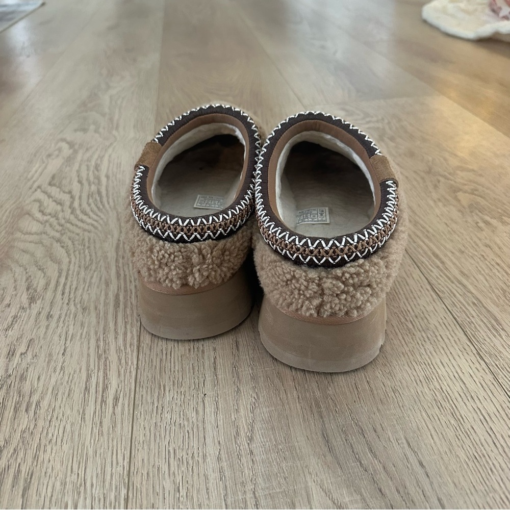 UGG® Tazz Maxi Curly Genuine Shearling Platform Slipper Sz 11 - Picture 3 of 7